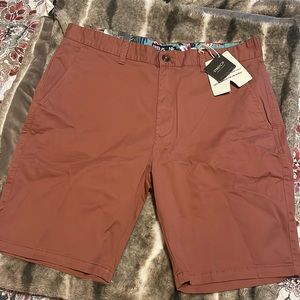 NWT 34” men’s flat front shorts